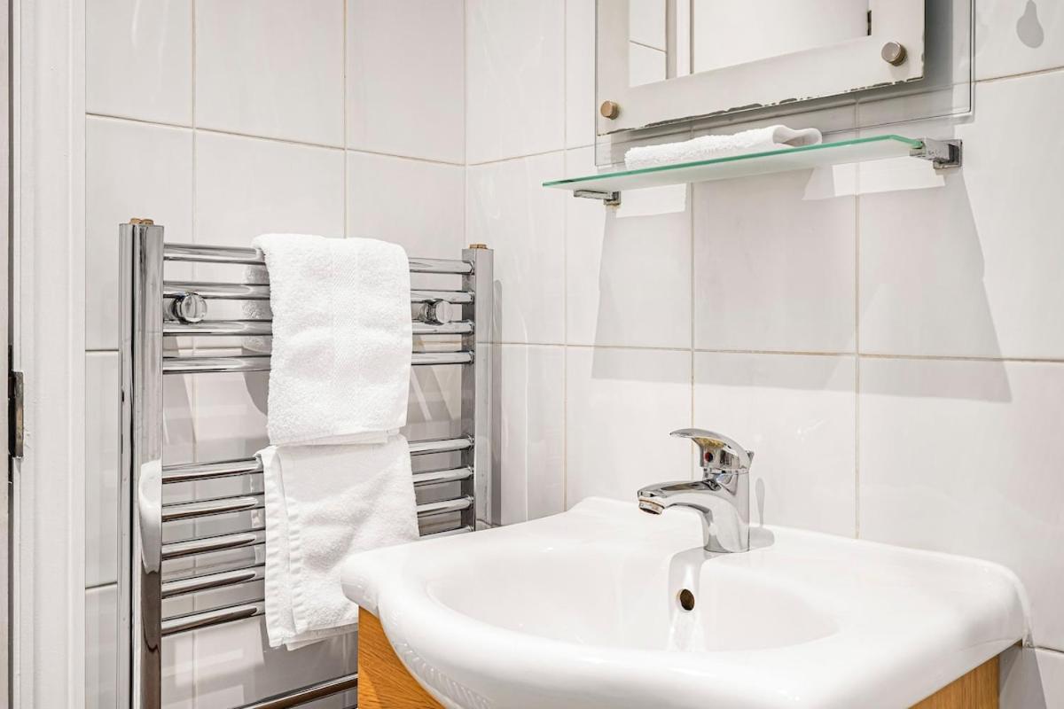 Appartamento Very Cosy Marylebone With Super Fast Wifi Londra